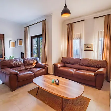 Stylish Modern Hideout In Apartment Kas